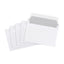 Witte enveloppen C6 zelfklevend (114 x 162 mm), één met open klep en plakstrip