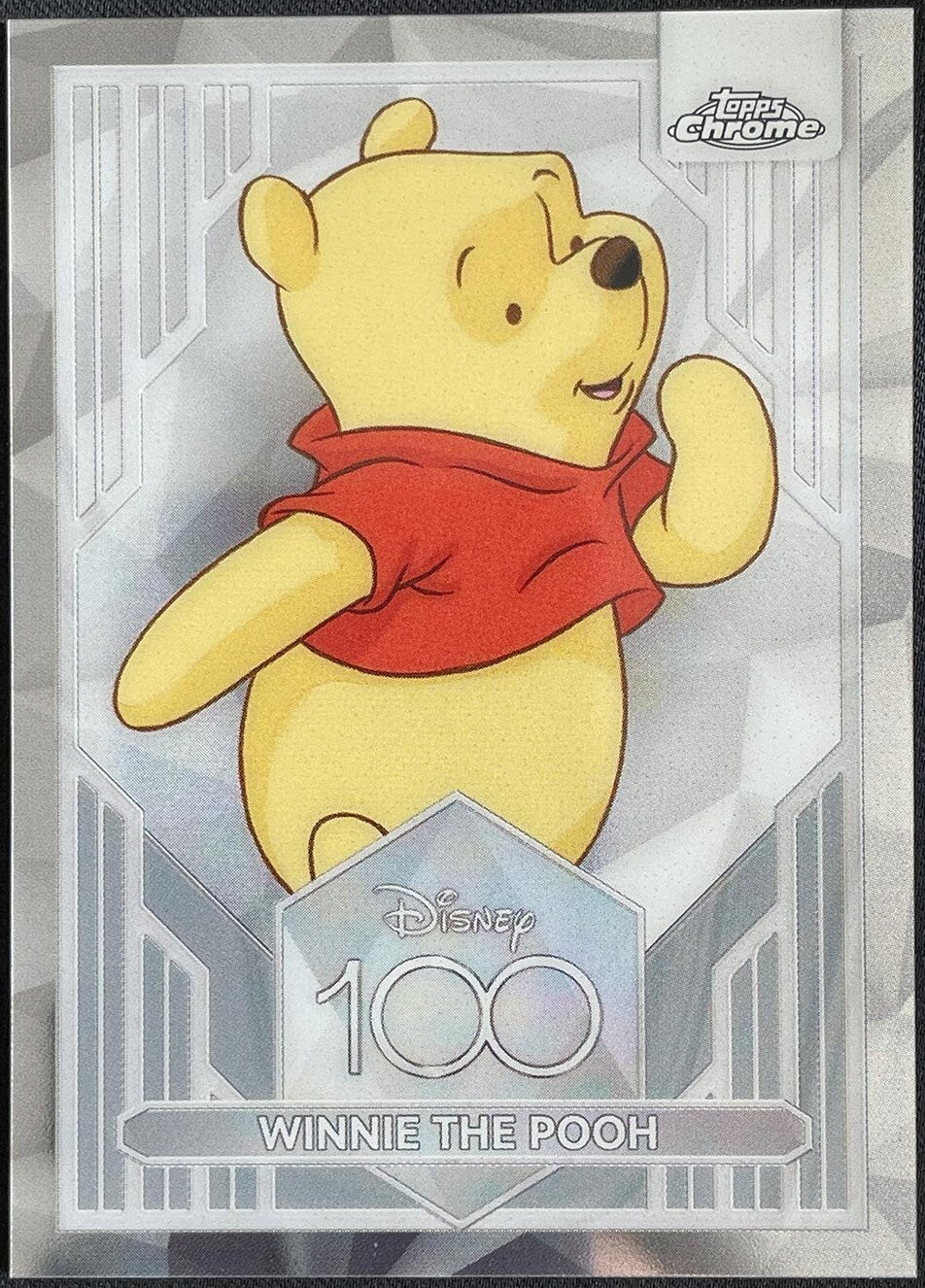 Winnie the Pooh #33 Base - 2023 Topps Chrome Disney 100 kaart
