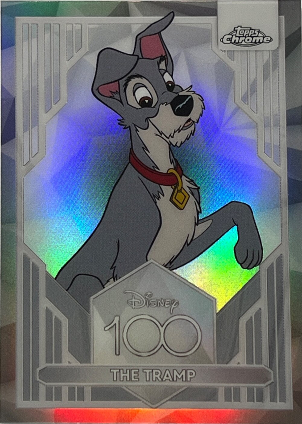 The Tramp #77 Refractor - 2023 Topps Chrome Disney 100 kaart