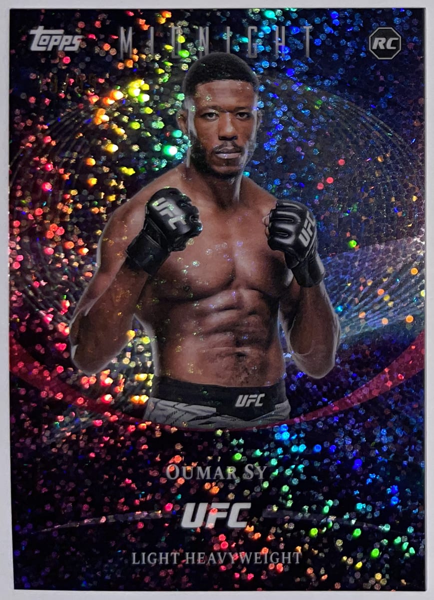 Voorzijde – Oumar Sy [37] – 2026 Topps Midnight UFC | Lichcards Image principale du produit