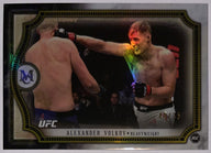 Voorzijde – Alexander Volkov [29] – 2018 Topps Museum Collection UFC | Lichcards