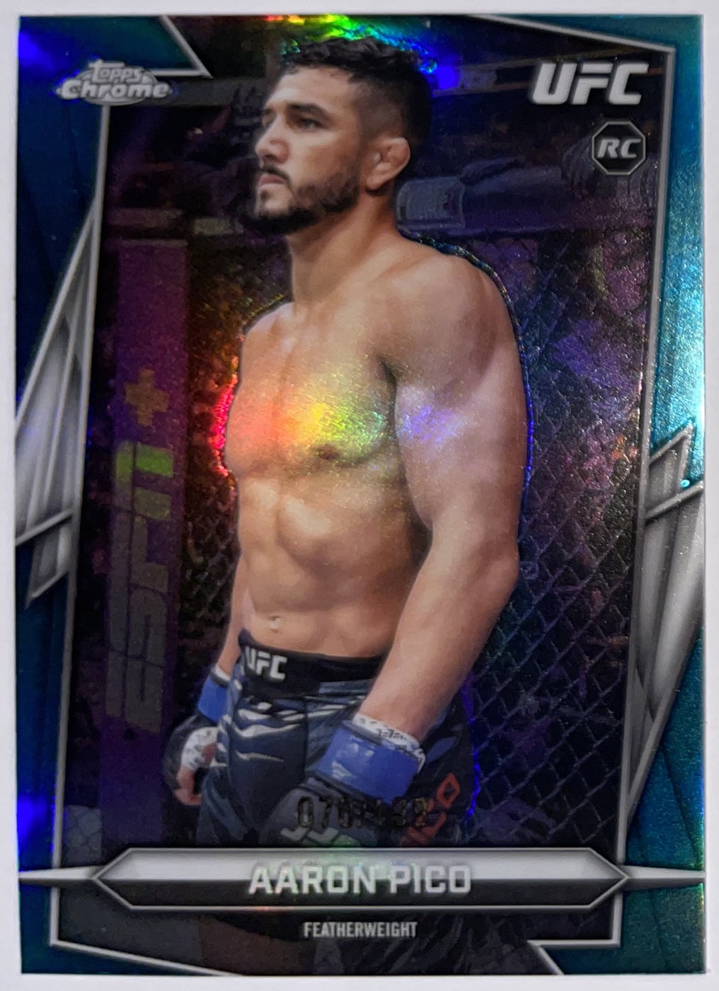 Voorzijde – Aaron Pico [88] – 2026 Topps Chrome UFC | Lichcards Immagine principale del prodotto