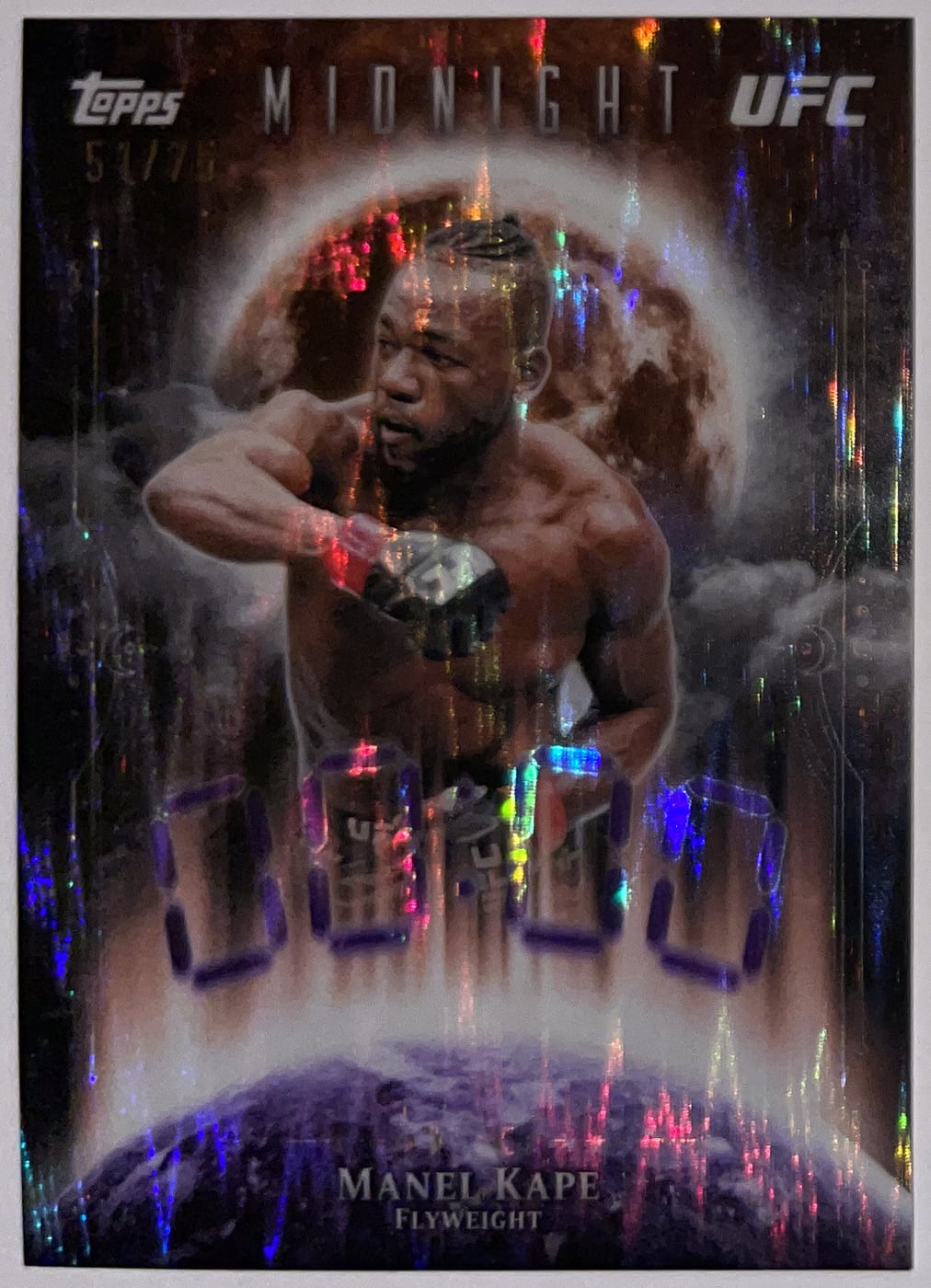 Voorzijde – Manel Kape [ZH-19] – 2026 Topps Midnight UFC | Lichcards