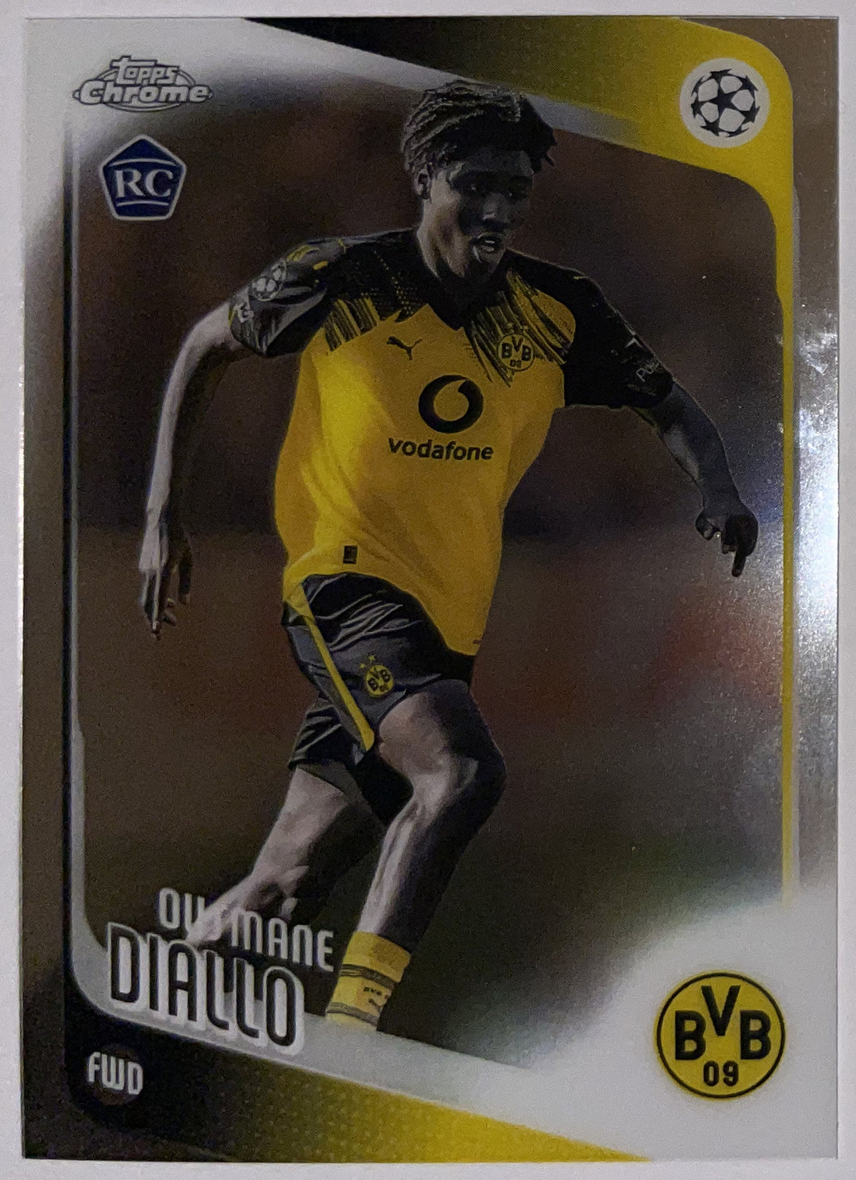 Voorzijde – Ousmane Diallo [120] – Topps Chrome UEFA Club Competitions 2025/26 – Near Mint Imagen principal del producto