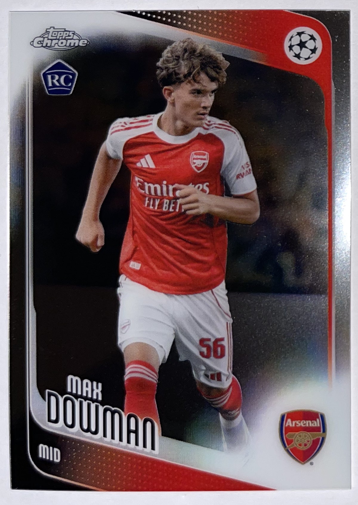 Voorzijde – Max Dowman [57] – Topps Chrome UEFA Club Competitions 2025/26 – Near Mint Imagen principal del producto