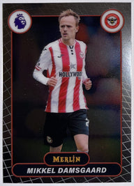 Voorzijde – Mikkel Damsgaard [32] – Topps Merlin Premier League 2025/26 | Lichcards