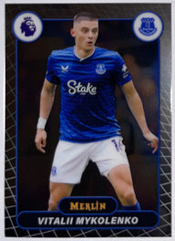 Voorzijde – Vitalii Mykolenko [90] – Topps Merlin Premier League 2025/26 | Lichcards