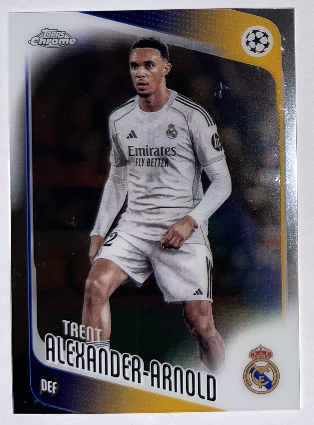 Voorzijde – Trent Alexander-Arnold [141] – Topps Chrome UEFA Club Competitions 2025/26 | Lichcards Hoofdafbeelding