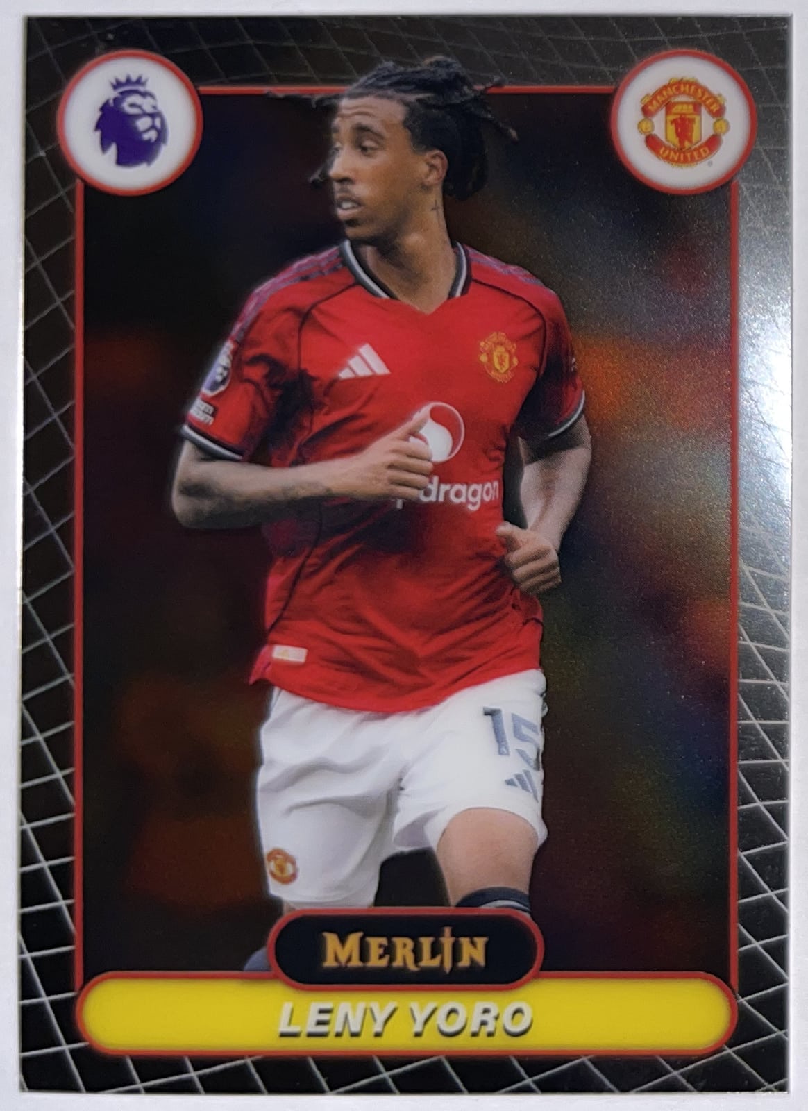 Voorzijde – Leny Yoro [136] – Topps Merlin Premier League 2025/26 | Lichcards Hauptbild