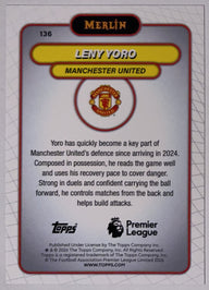 Achterzijde – Leny Yoro [136] – Topps Merlin Premier League 2025/26 | Lichcards
