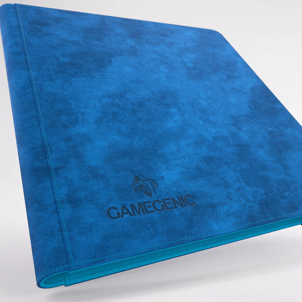 Gamegenic Prime Album 24-Pocket bleu – détail du logo Gamegenic et de la couverture Nexofyber