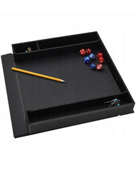 Dragon Shield Player Companion met karakterblad onder de overlay