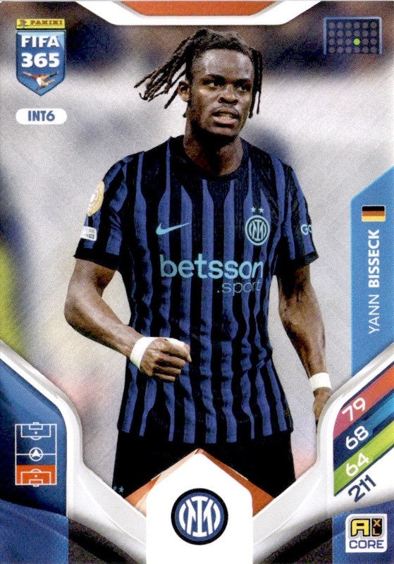 Yann Bisseck Base INT6 - Panini FIFA 365 2026 Adrenalyn XL kaart