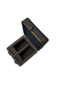 Binnenzijde van LichGuard graded card case met 2 rijen