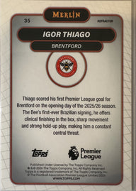 Igor Thiago - 2025-26 Topps Merlin Premier League (Refractor) [35] - achterkant | Lichcards