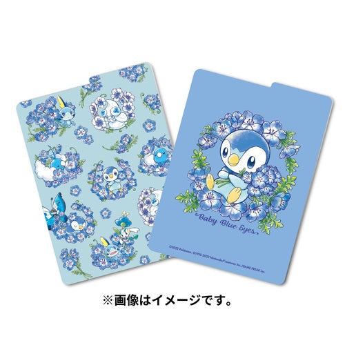 Voor- en achterzijde van de Pokémon Center Piplup Baby Blue Eyes deckbox
