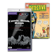 Verpakking van 100 BCW Silver/Regular comic book bags naast een Silver Age comic
