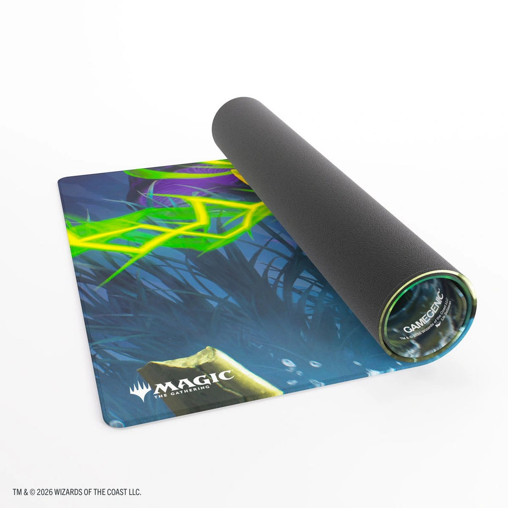 Gamegenic Magic Prime Playmat Secrets of Strixhaven Bogwater Lumaret - half opgerold met zicht op de rubberen onderkant