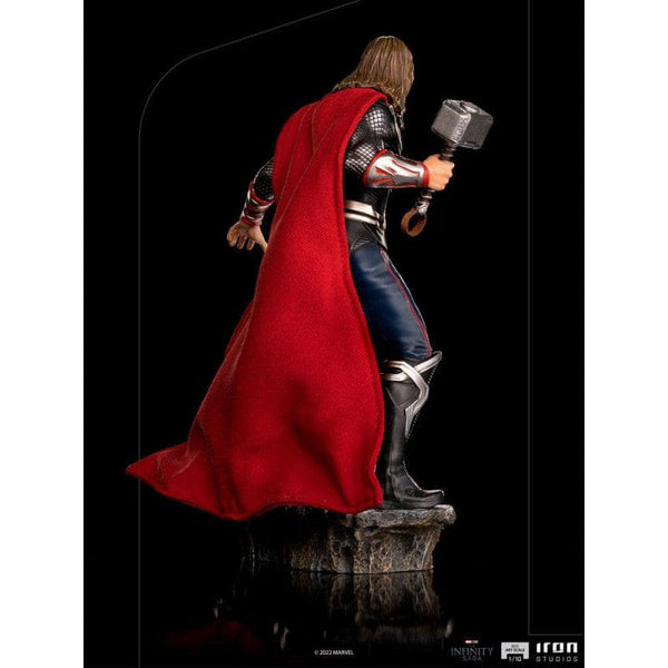 Het Thor-beeld van opzij gezien