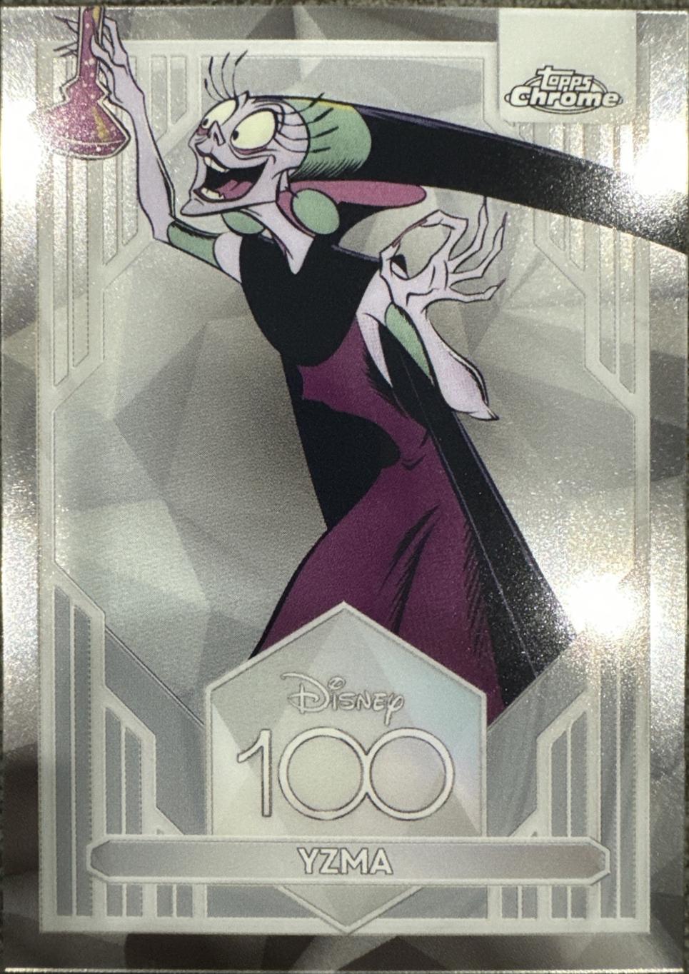 Yzma - 2023 Topps Chrome Disney 100 Base #58 Hoofdafbeelding