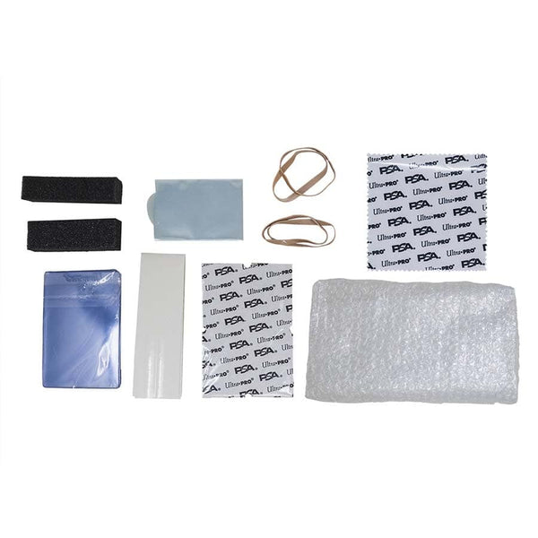 Inhoud van de Ultra PRO Official PSA Grading Submission Kit: sleeves, semi-rigid houders, microvezeldoek en verzendmateriaal
