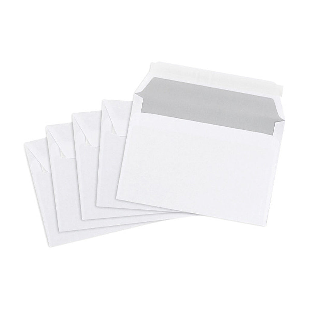 Witte enveloppen C6 zelfklevend (114 x 162 mm), één met open klep en plakstrip