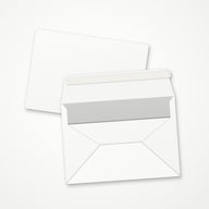 Witte envelop C6 zelfklevend, voor- en achterkant met open klep en plakstrip